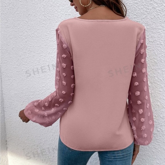 *Host Pick!🎉 Light Pink Swiss Dot Lantern Sleeve V-Neck Blouse - Picture 3 of 11